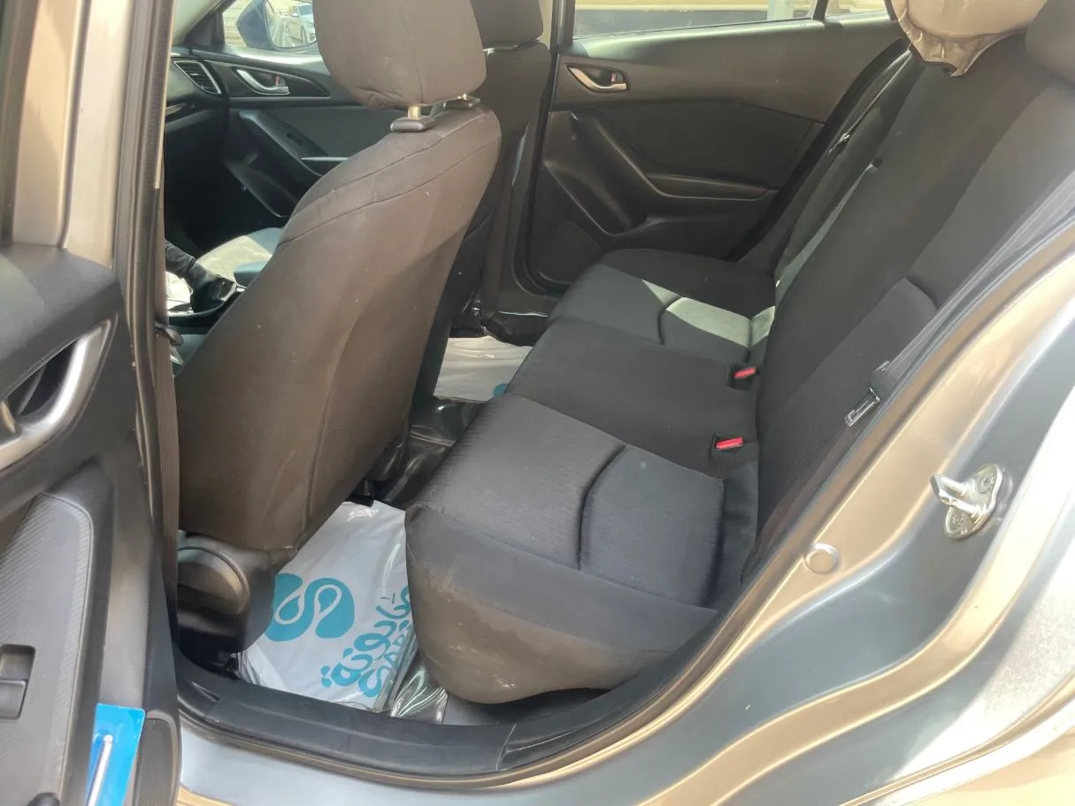 Car image 16