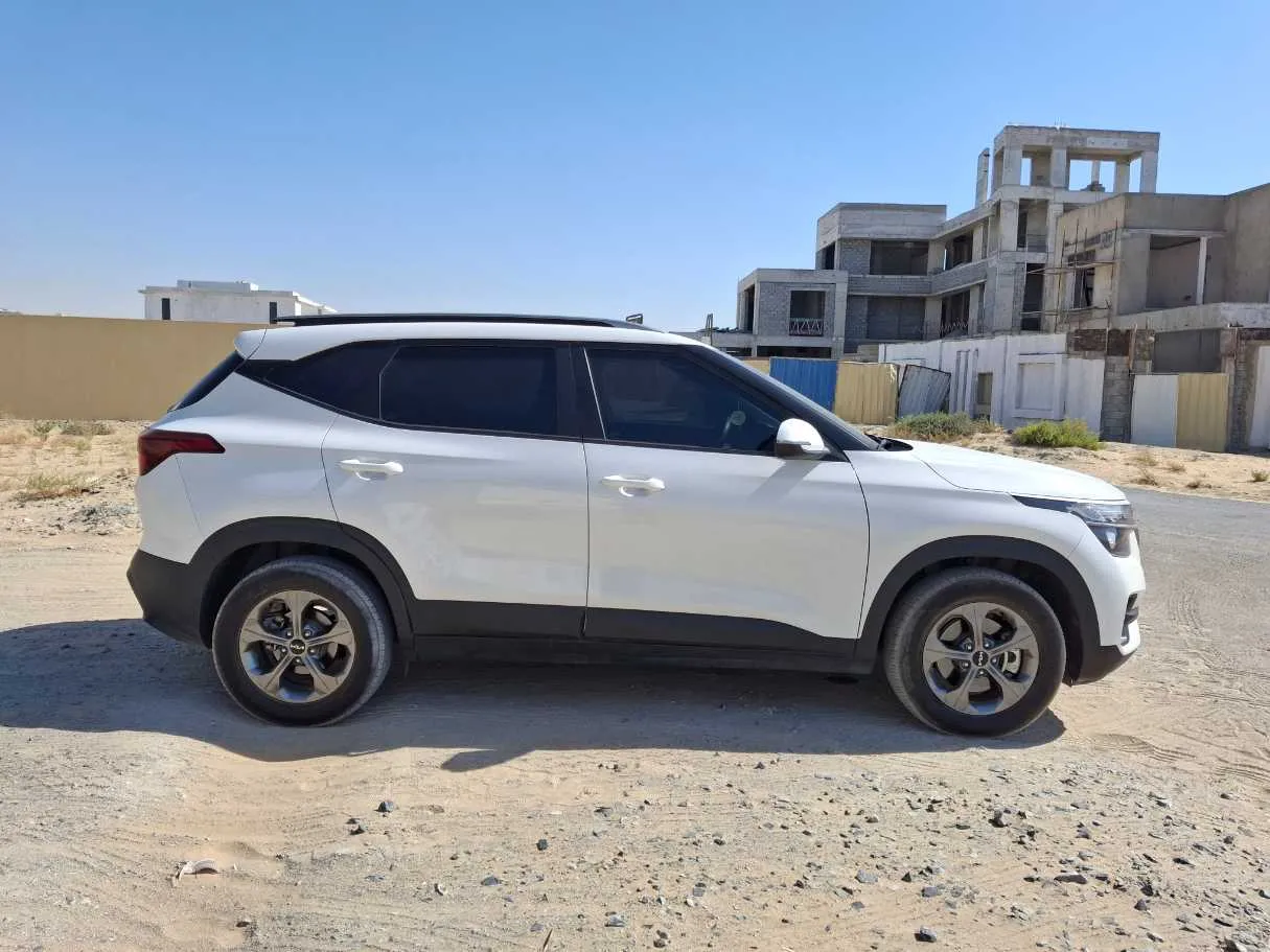 Car image 8