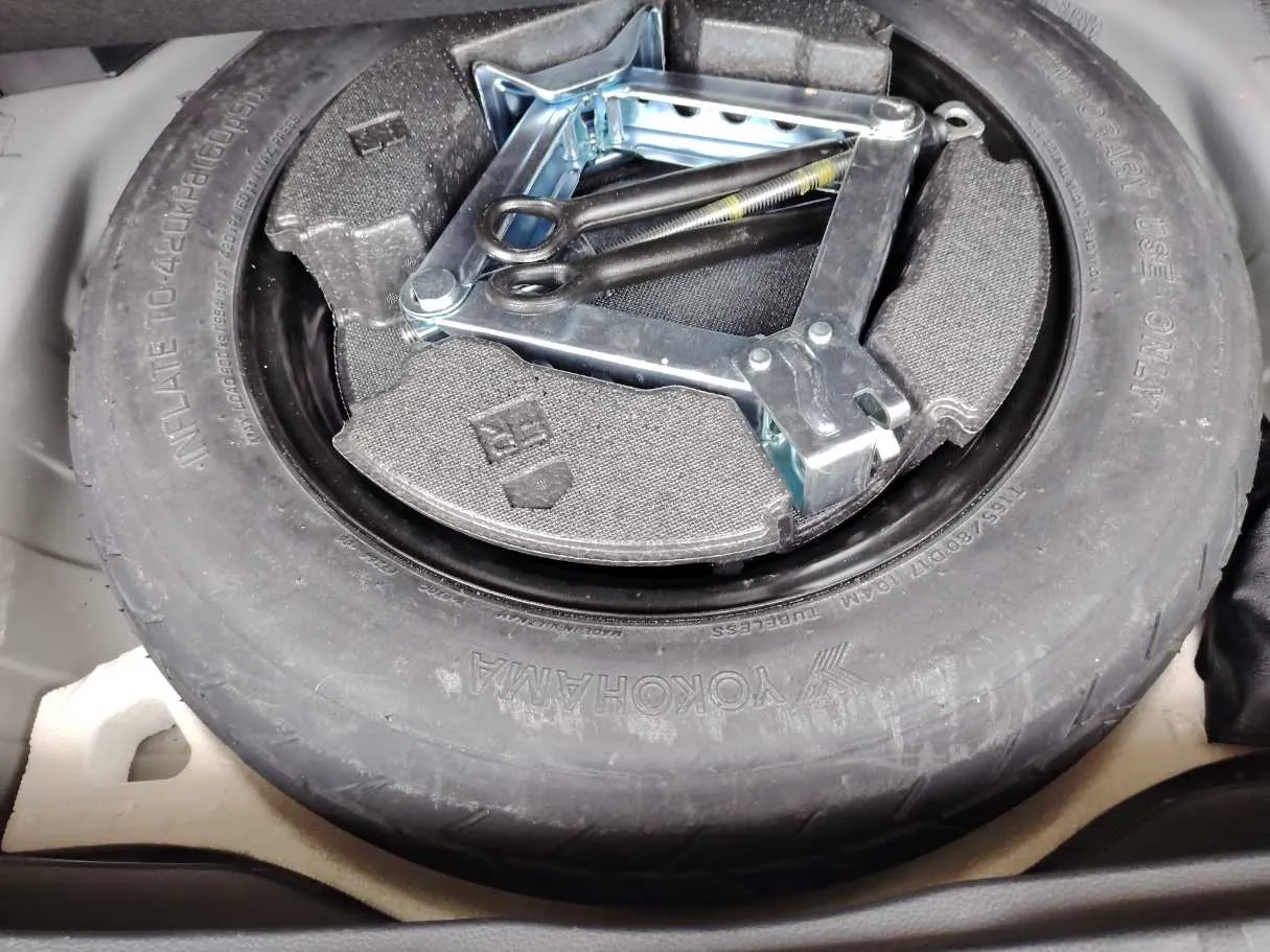 Car image 40