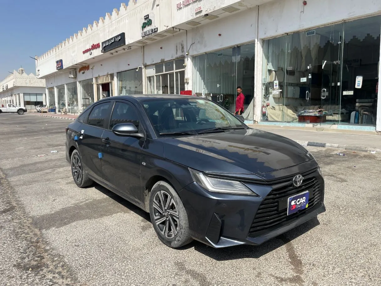 Car image 3