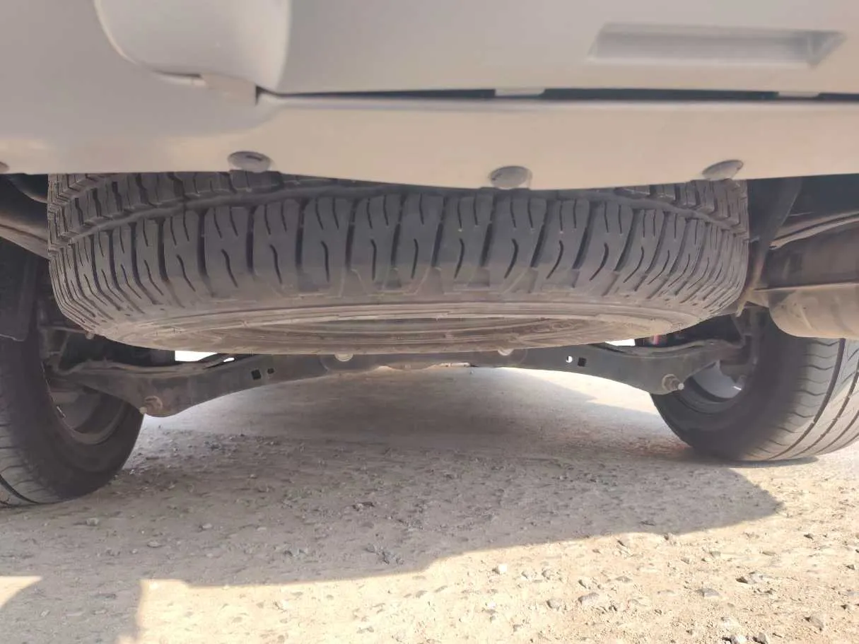 Car image 32