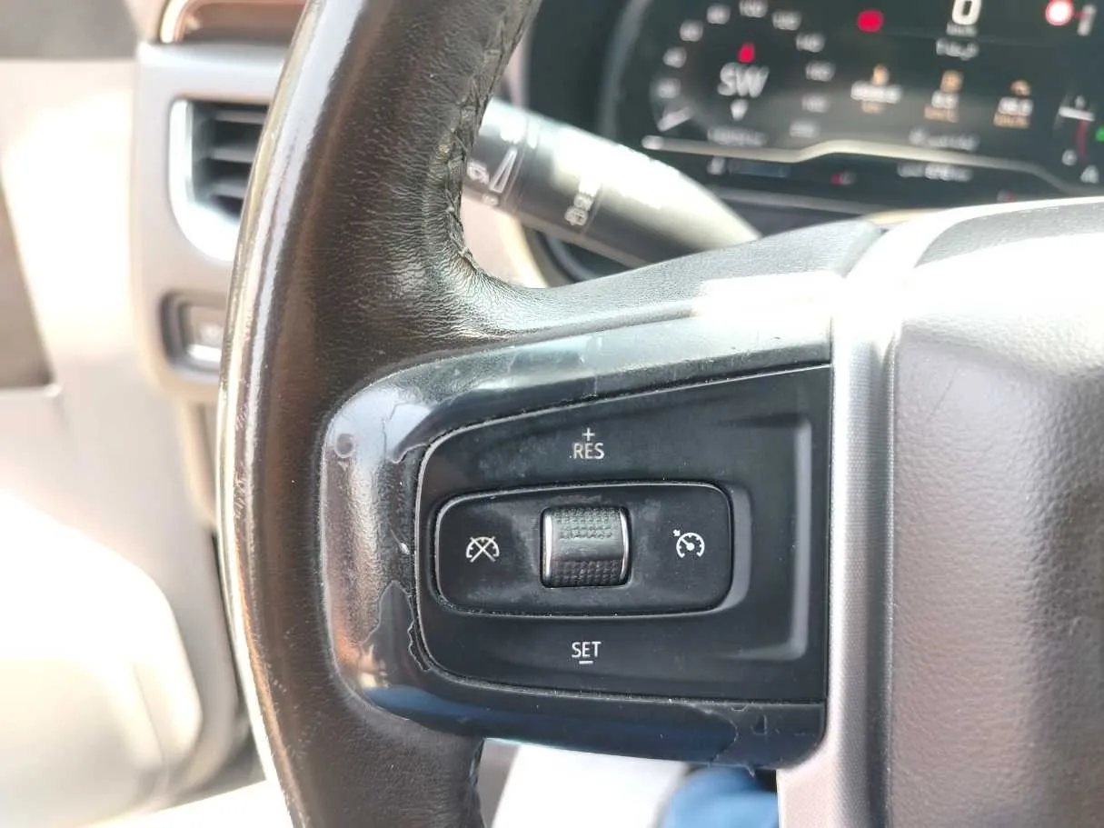 Car image 32