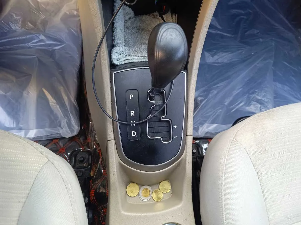 Car image 18