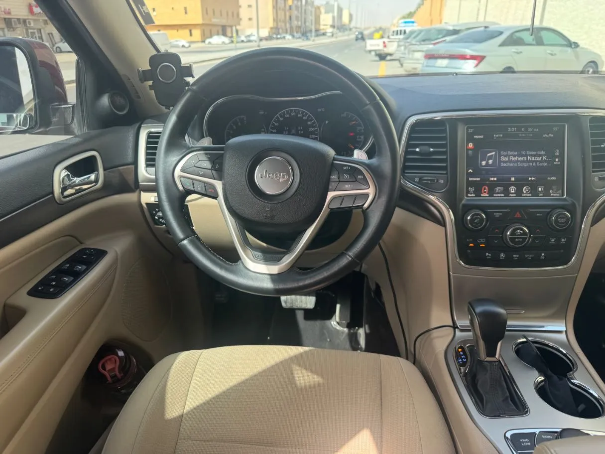 Car image 16