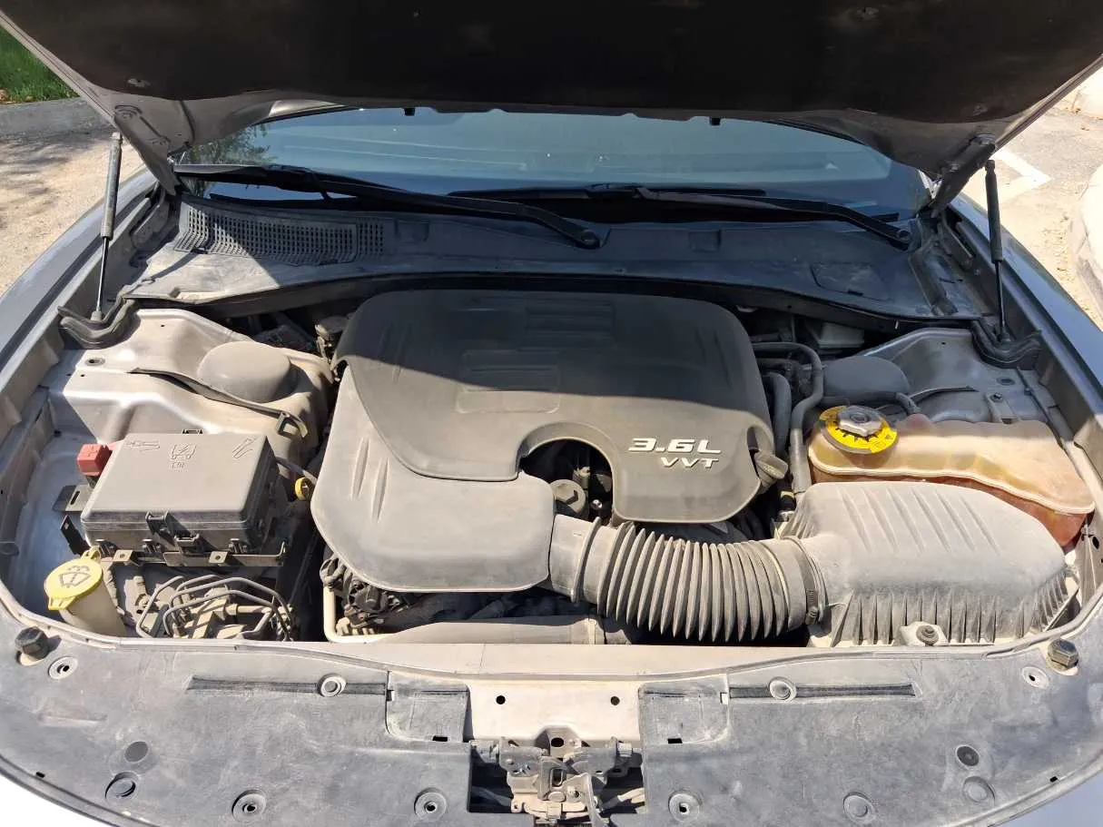 Car image 20