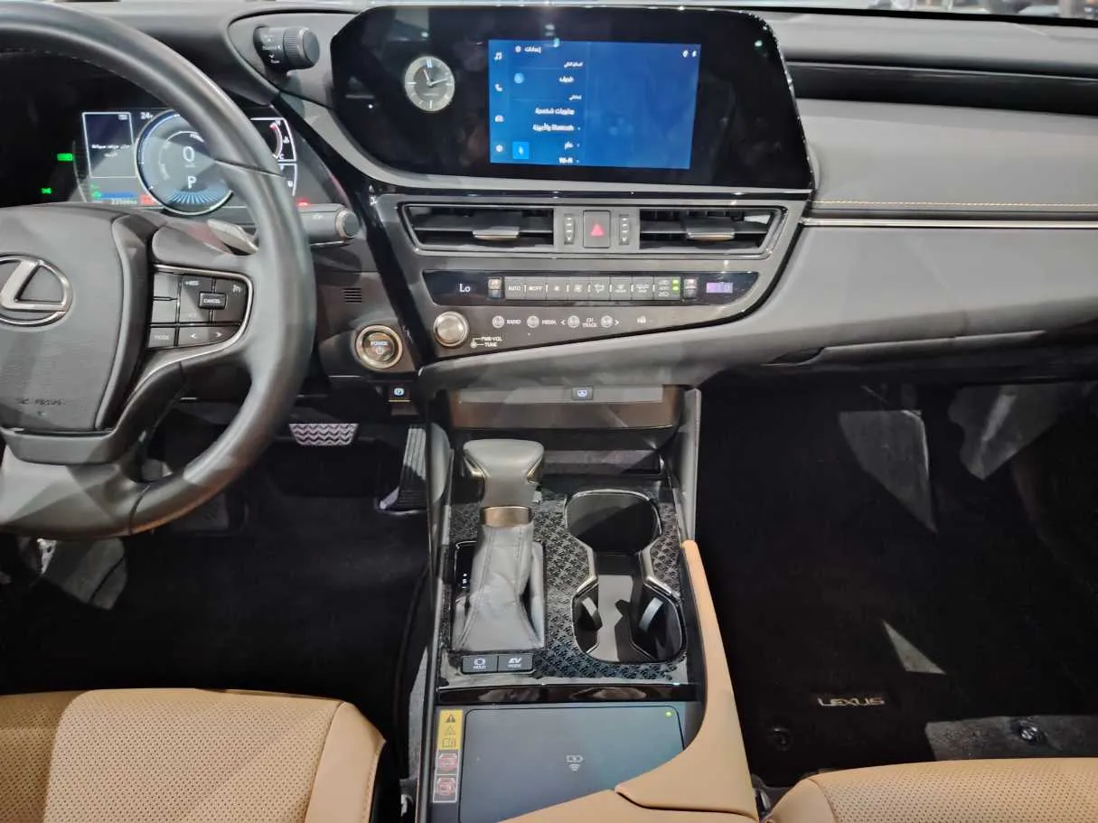 Car image 23