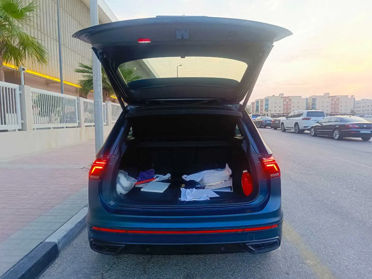 Car image 32