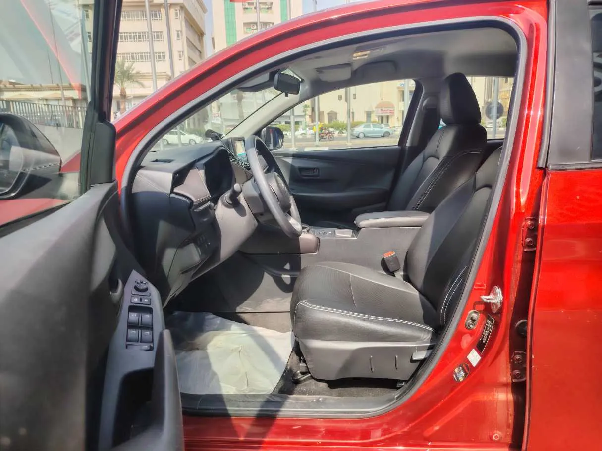 Car image 11