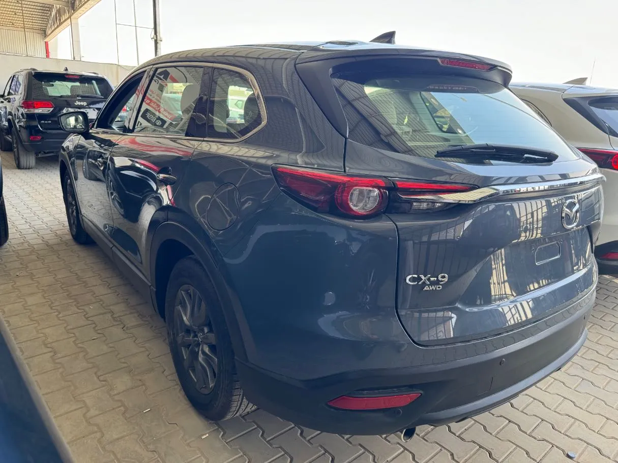 Car image 6