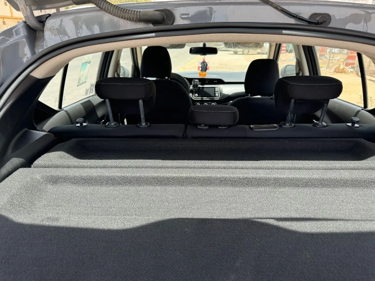 Car image 22