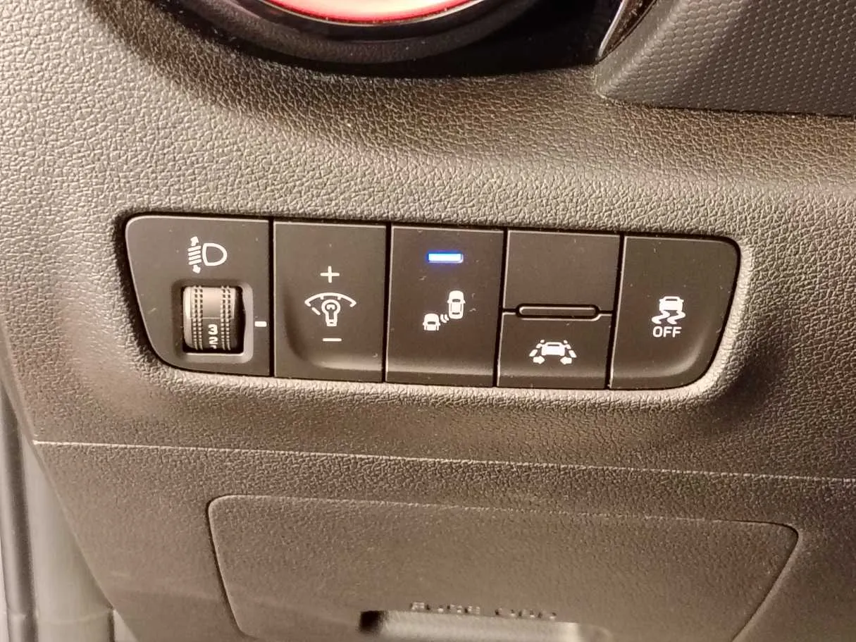 Car image 32