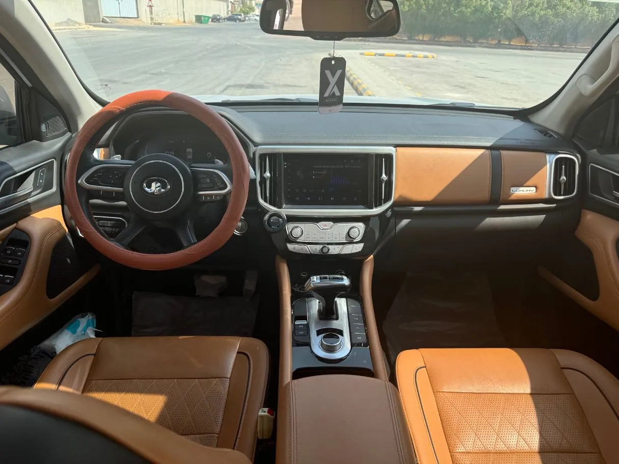 Car image 17