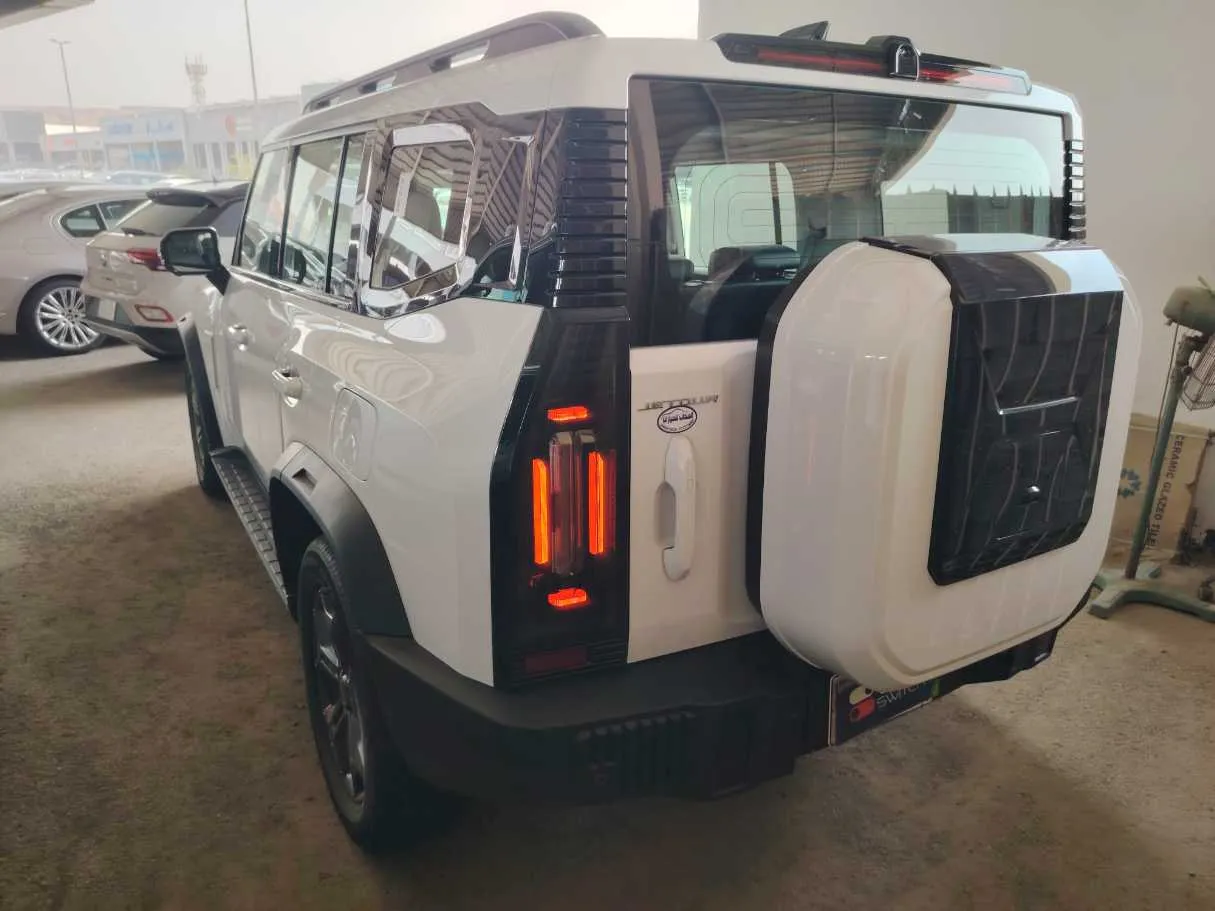 Car image 7