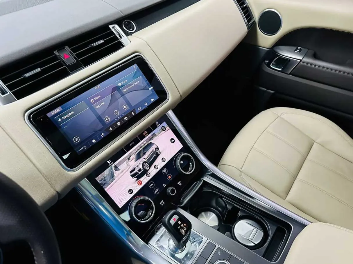 Car image 10