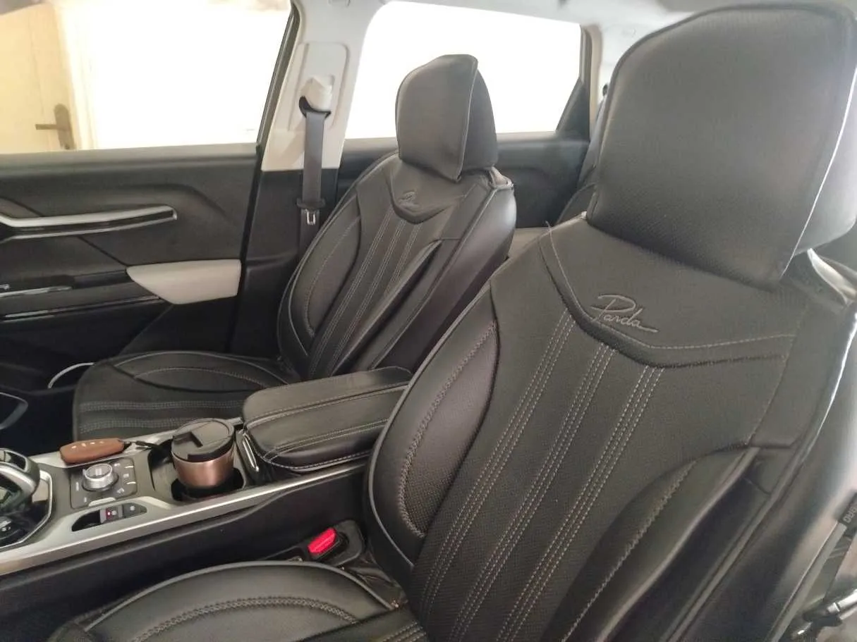 Car image 17