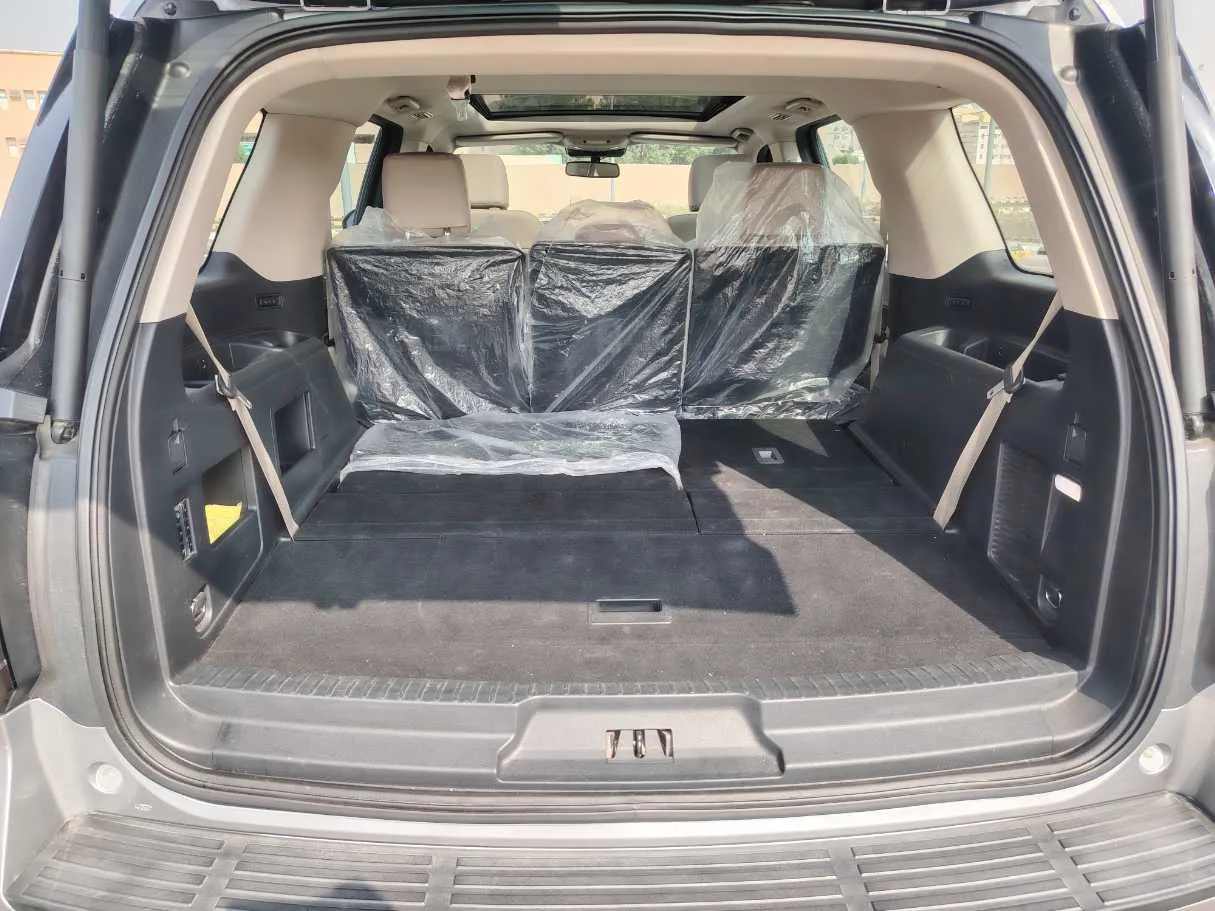 Car image 26