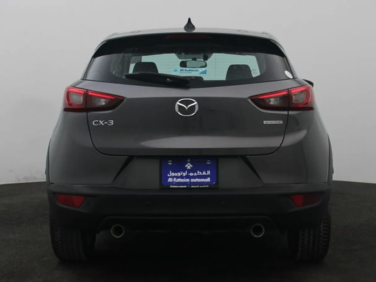 Car image 12