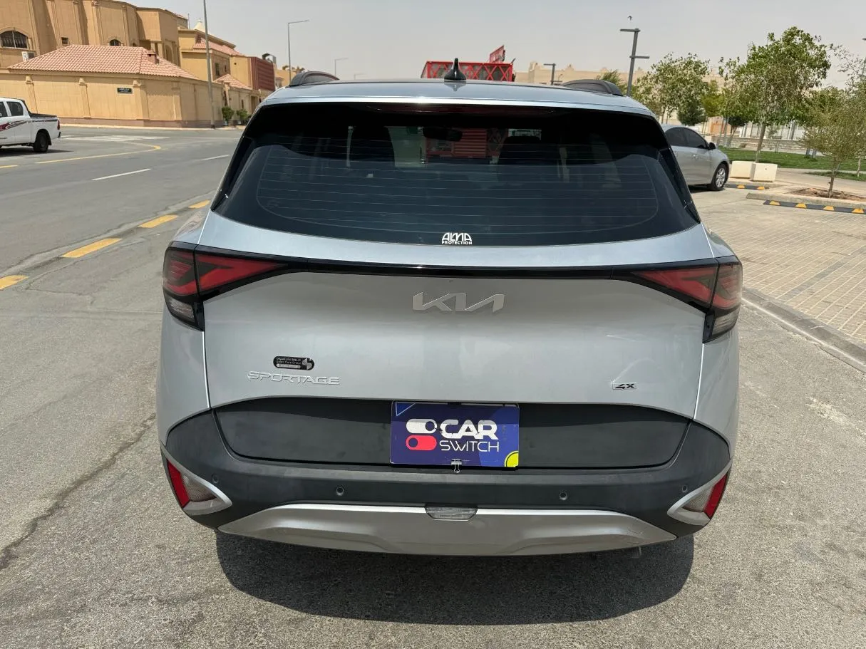 Car image 6