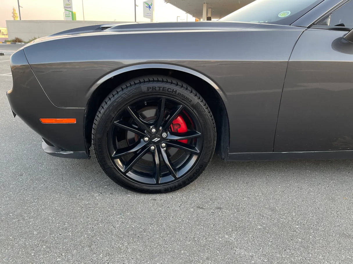 Car image 8