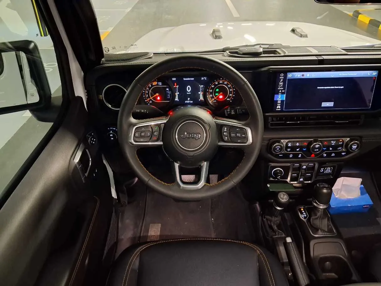 Car image 18