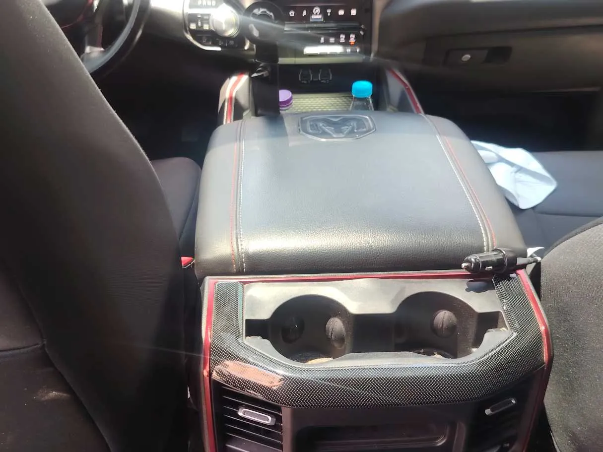 Car image 32