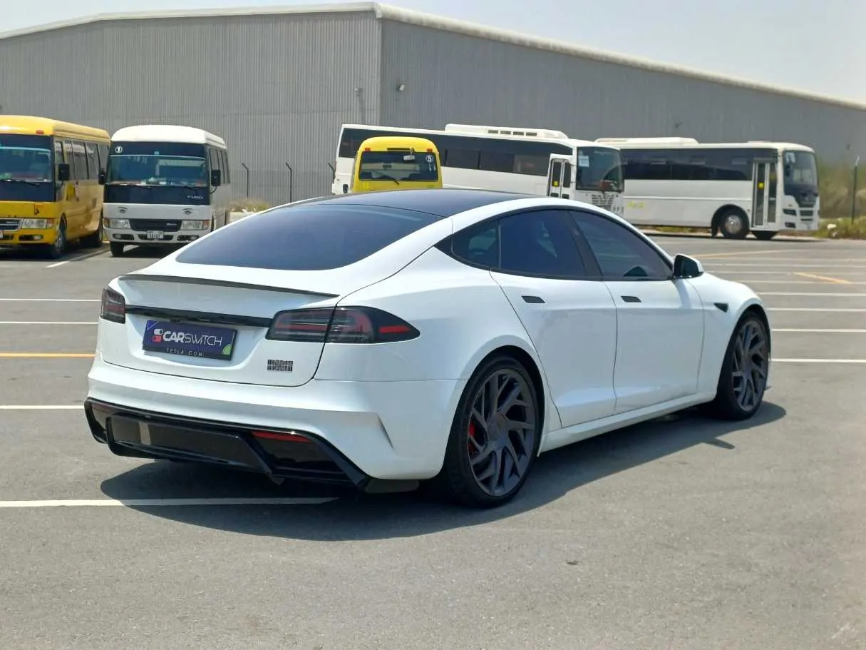 Car image 5