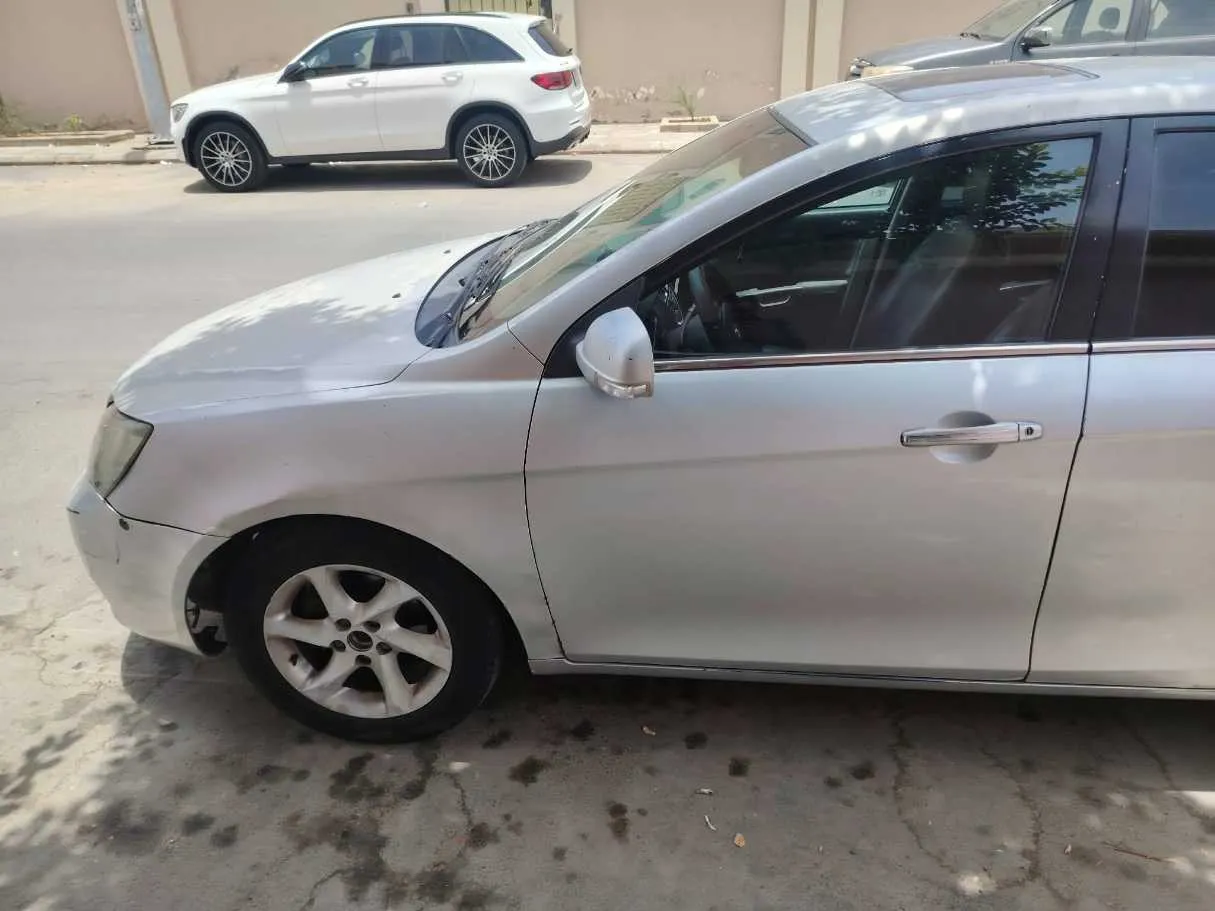 Car image 9