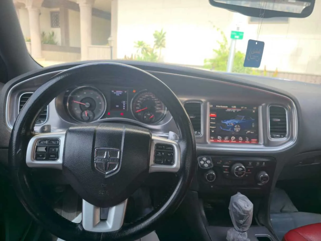 Car image 17