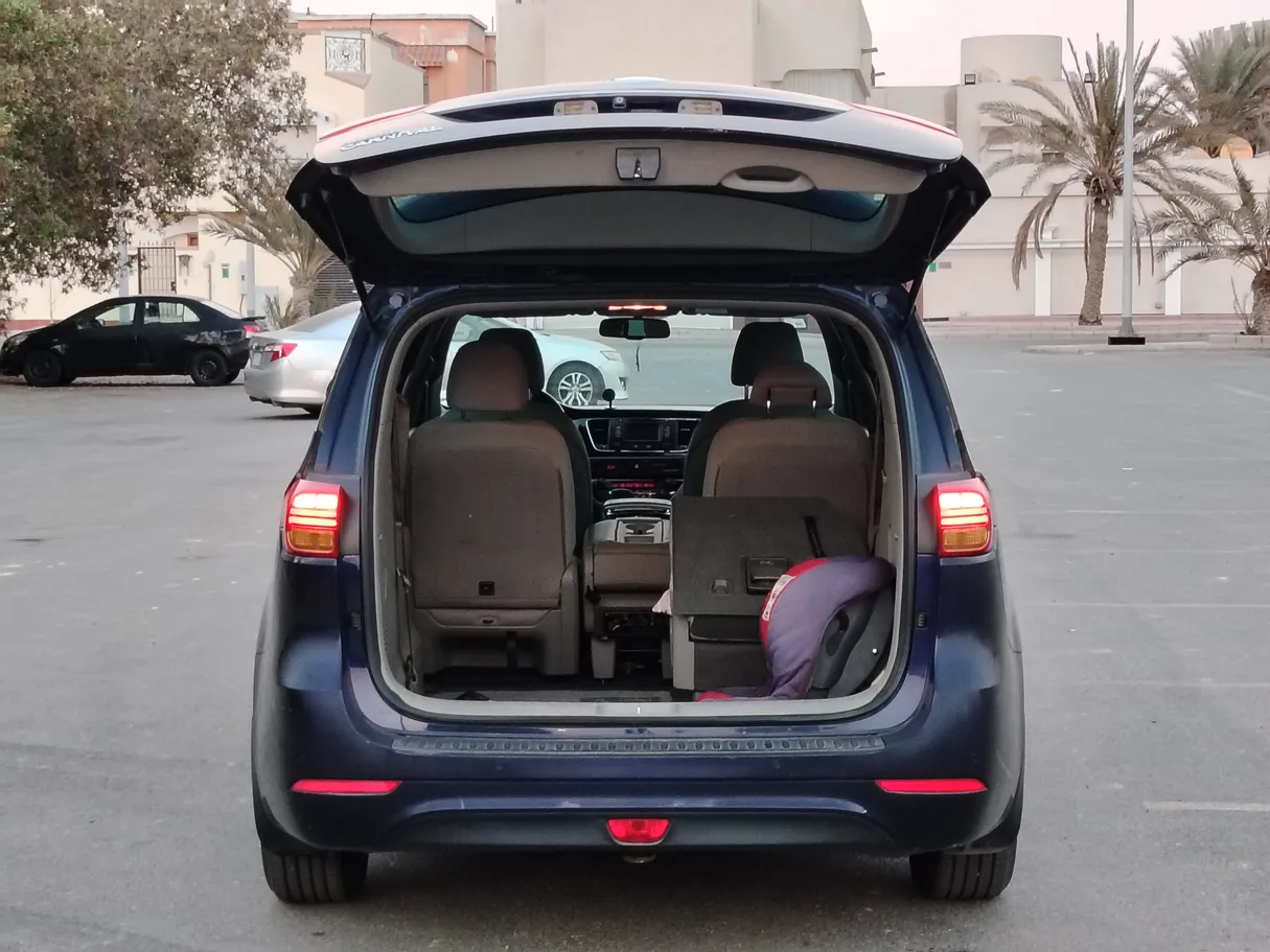 Car image 25
