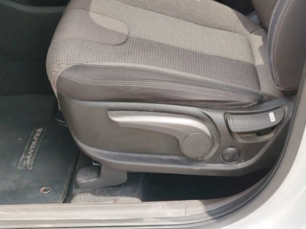 Car image 29