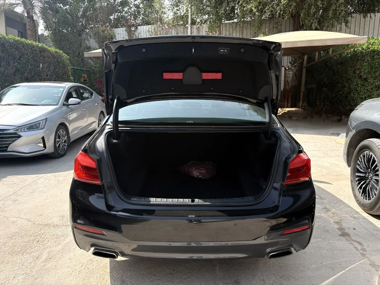 Car image 24