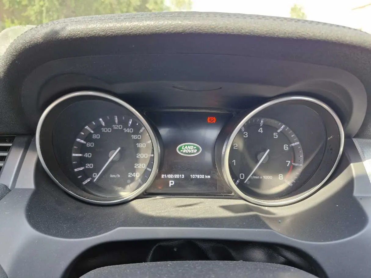 Car image 18