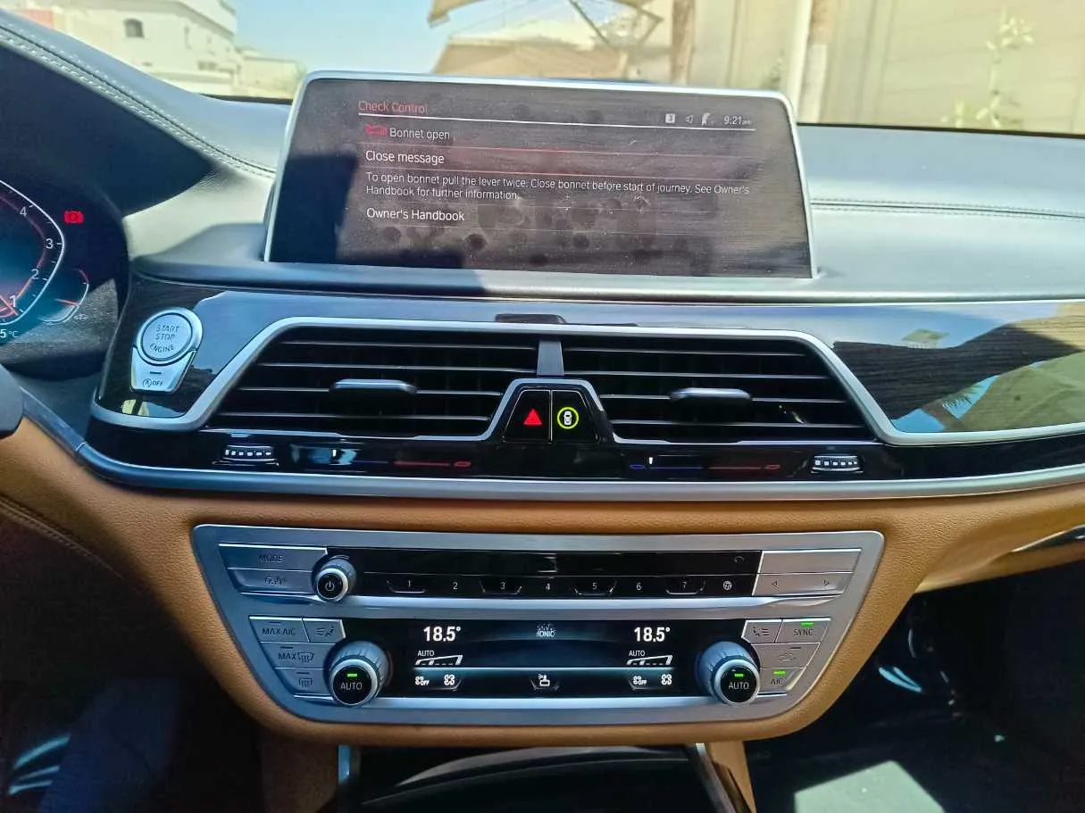Car image 28