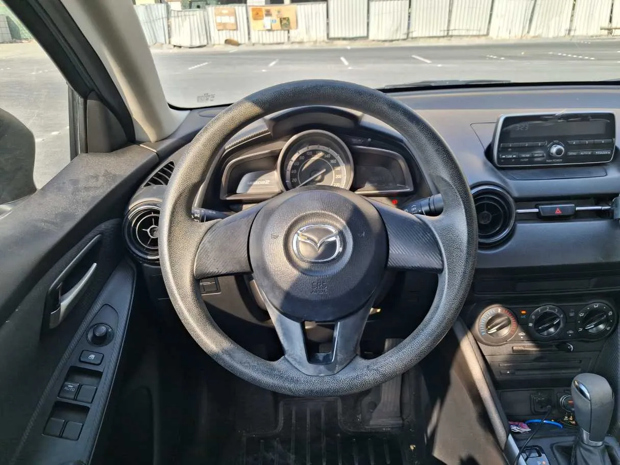Car image 19