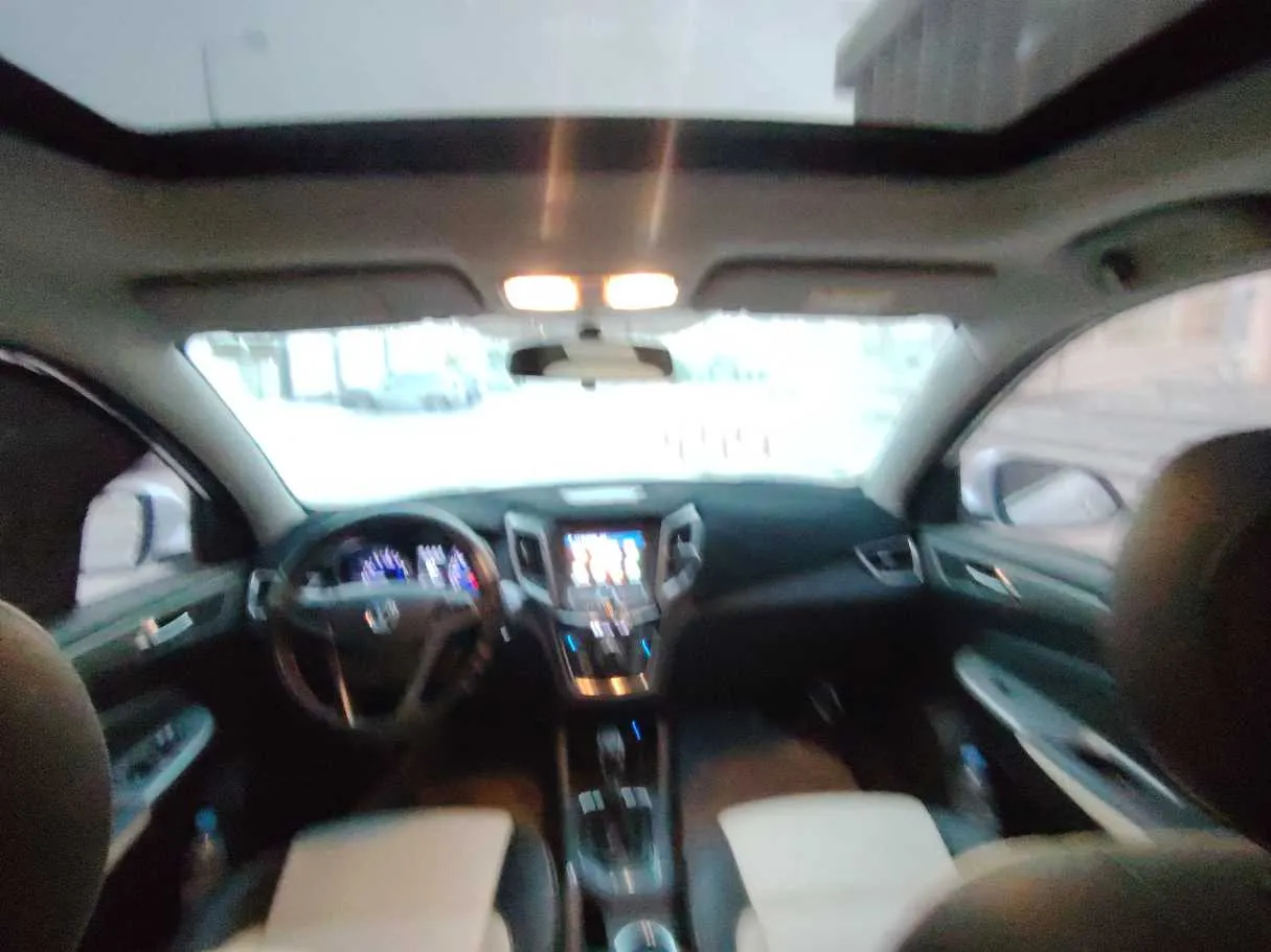Car image 18