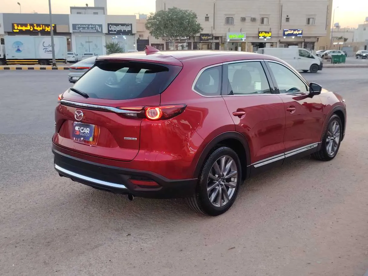 Car image 5