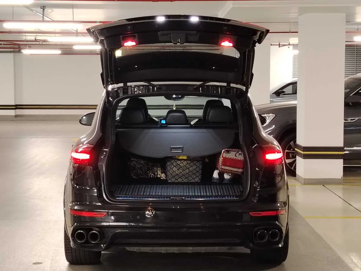 Car image 22