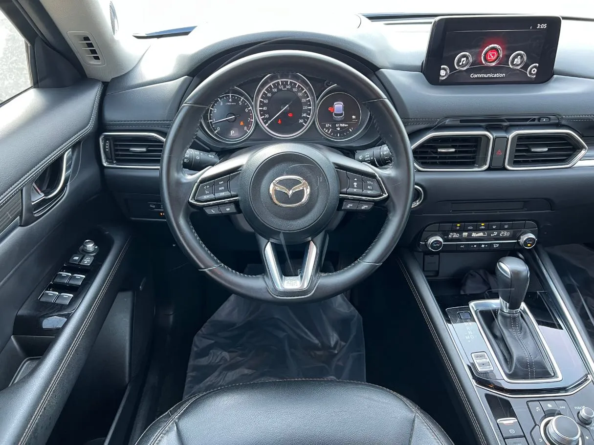 Car image 19