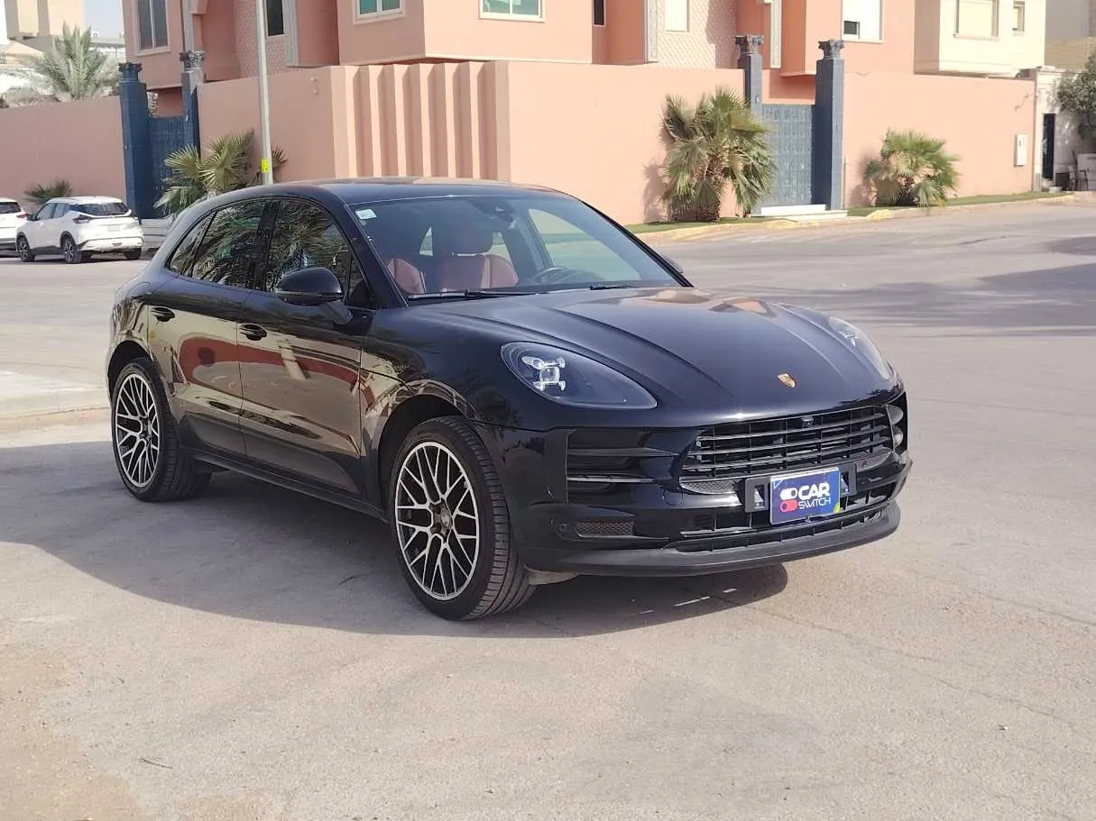 Car image 3