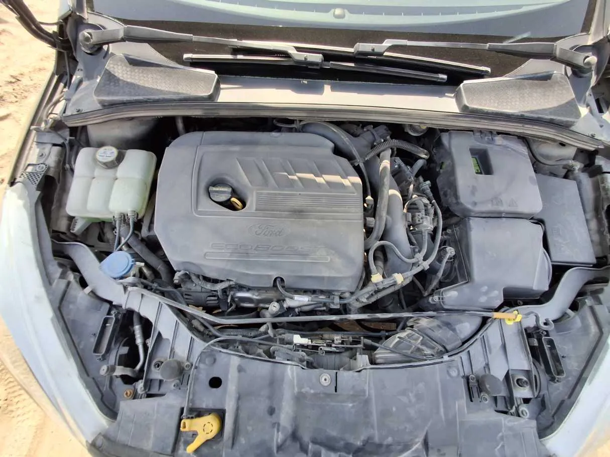 Car image 19