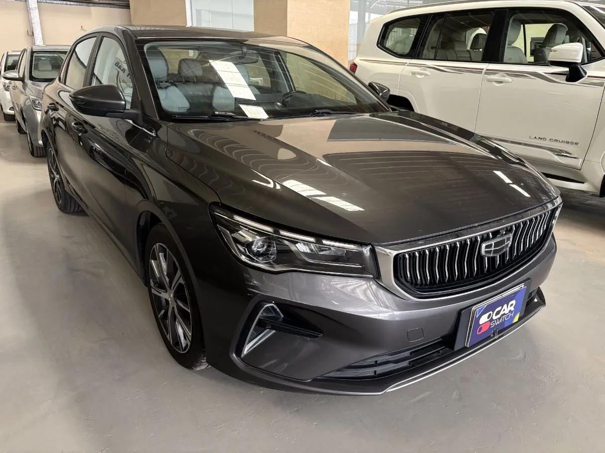 Car image 3
