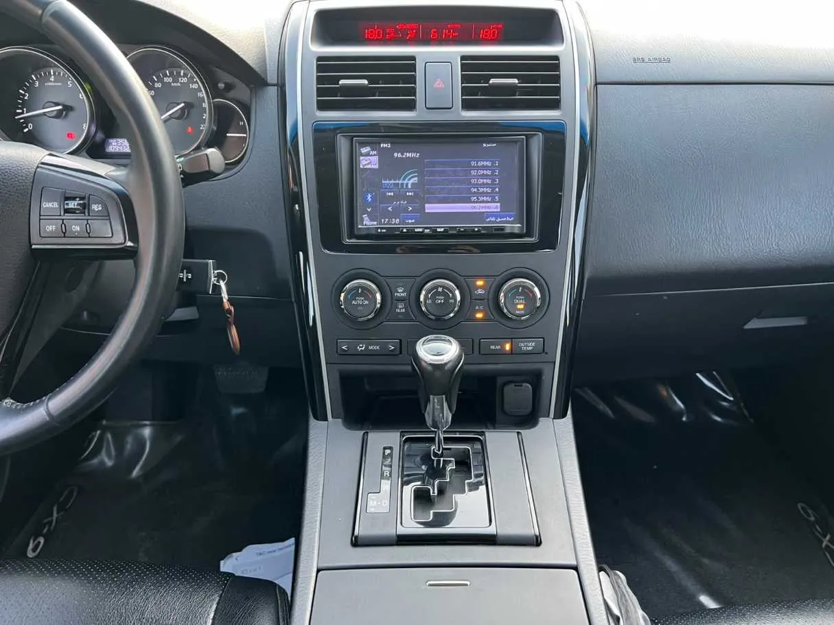 Car image 17