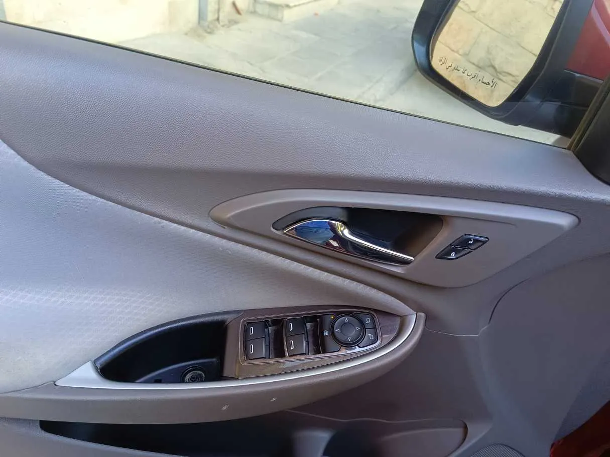 Car image 26