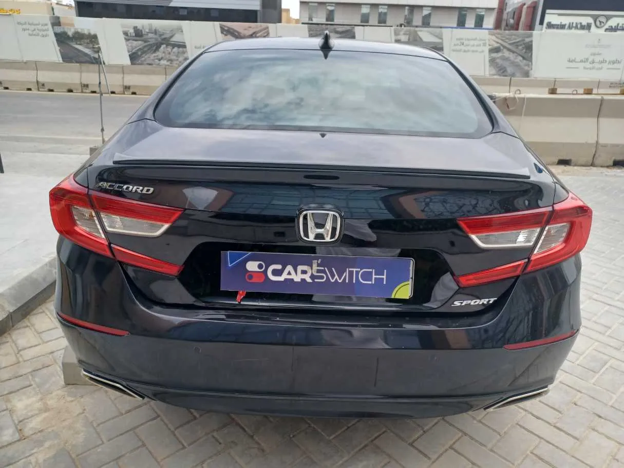 Car image 6