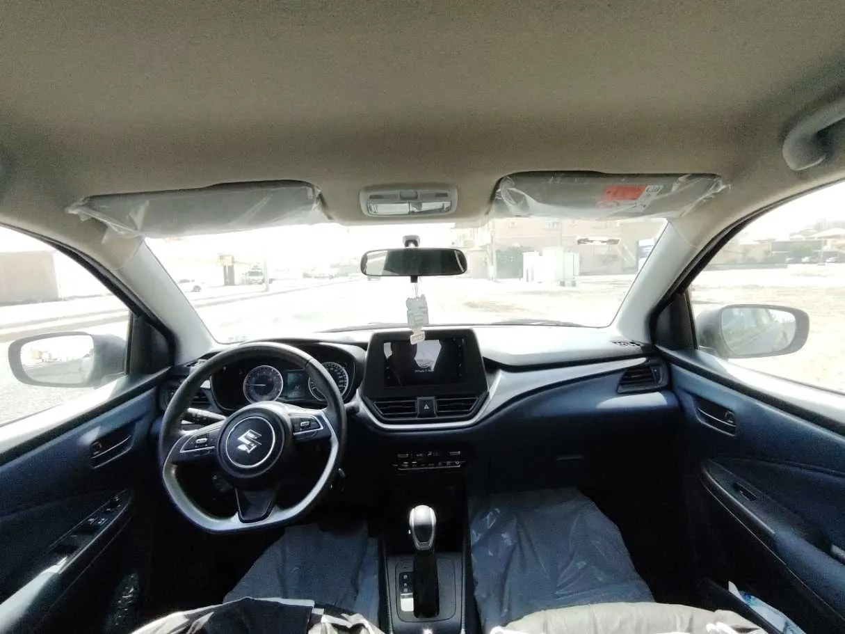 Car image 17