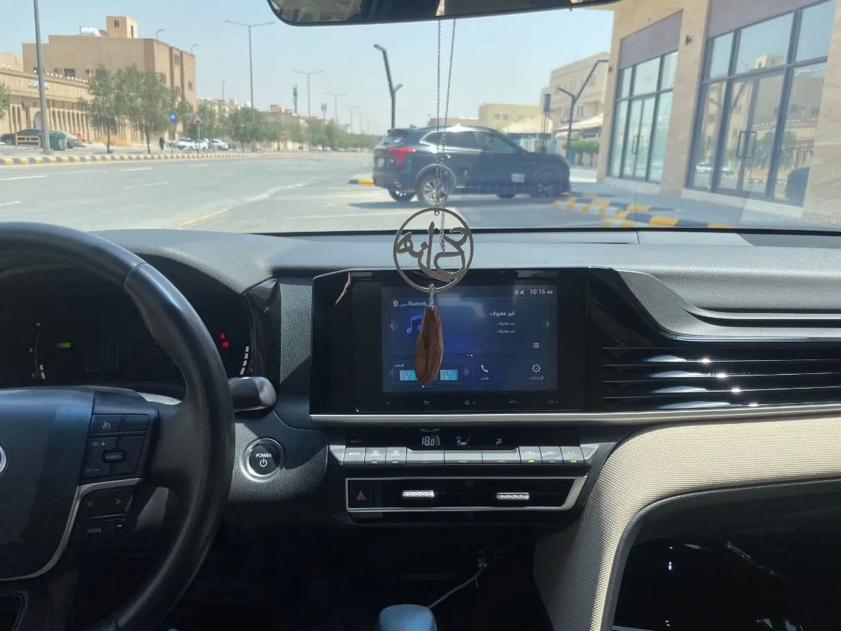 Car image 20