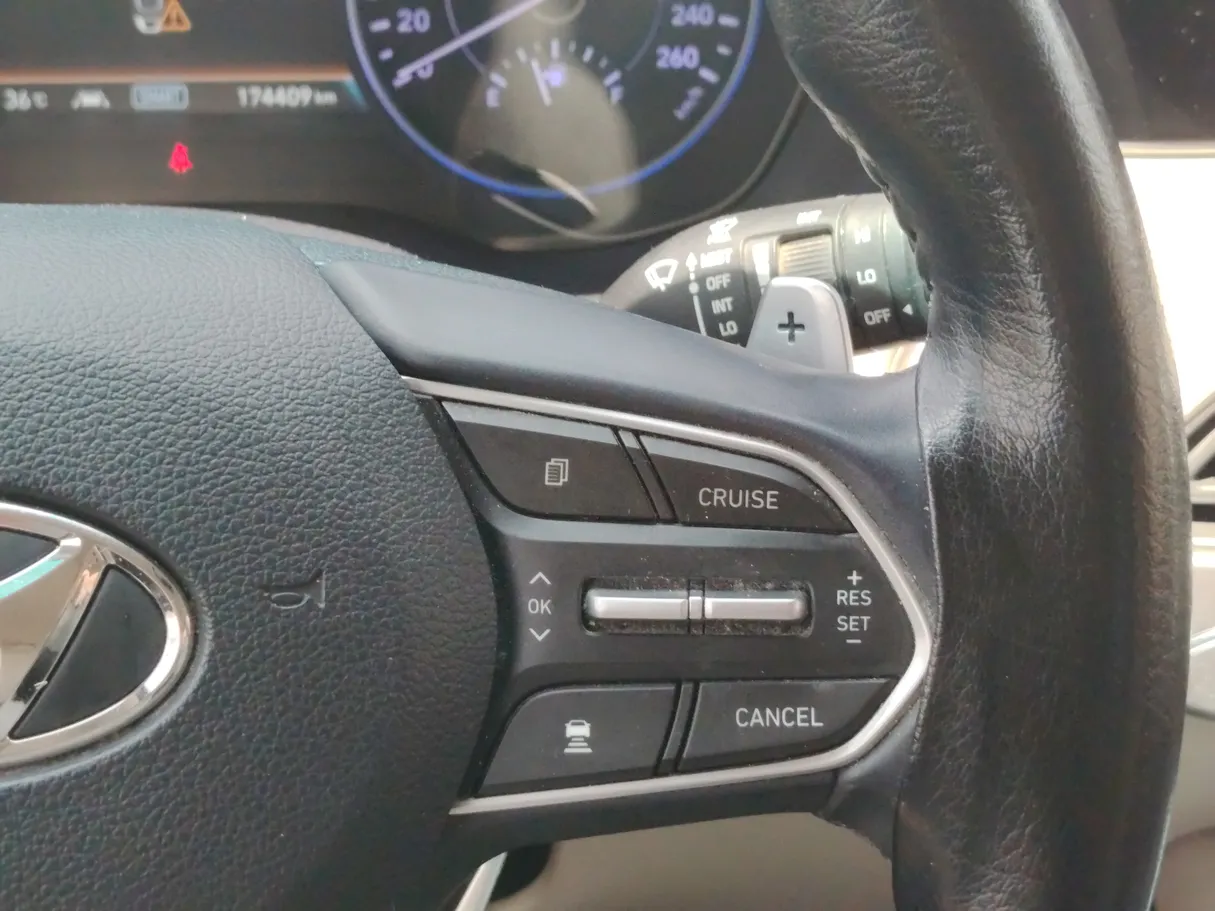 Car image 23