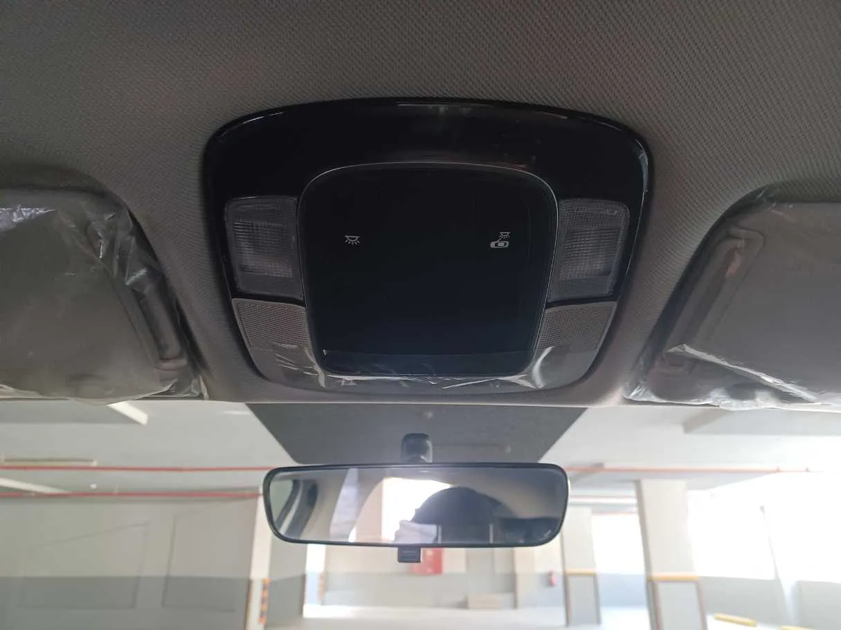 Car image 22