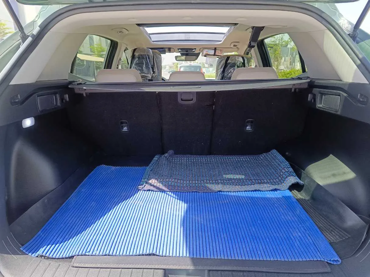 Car image 29
