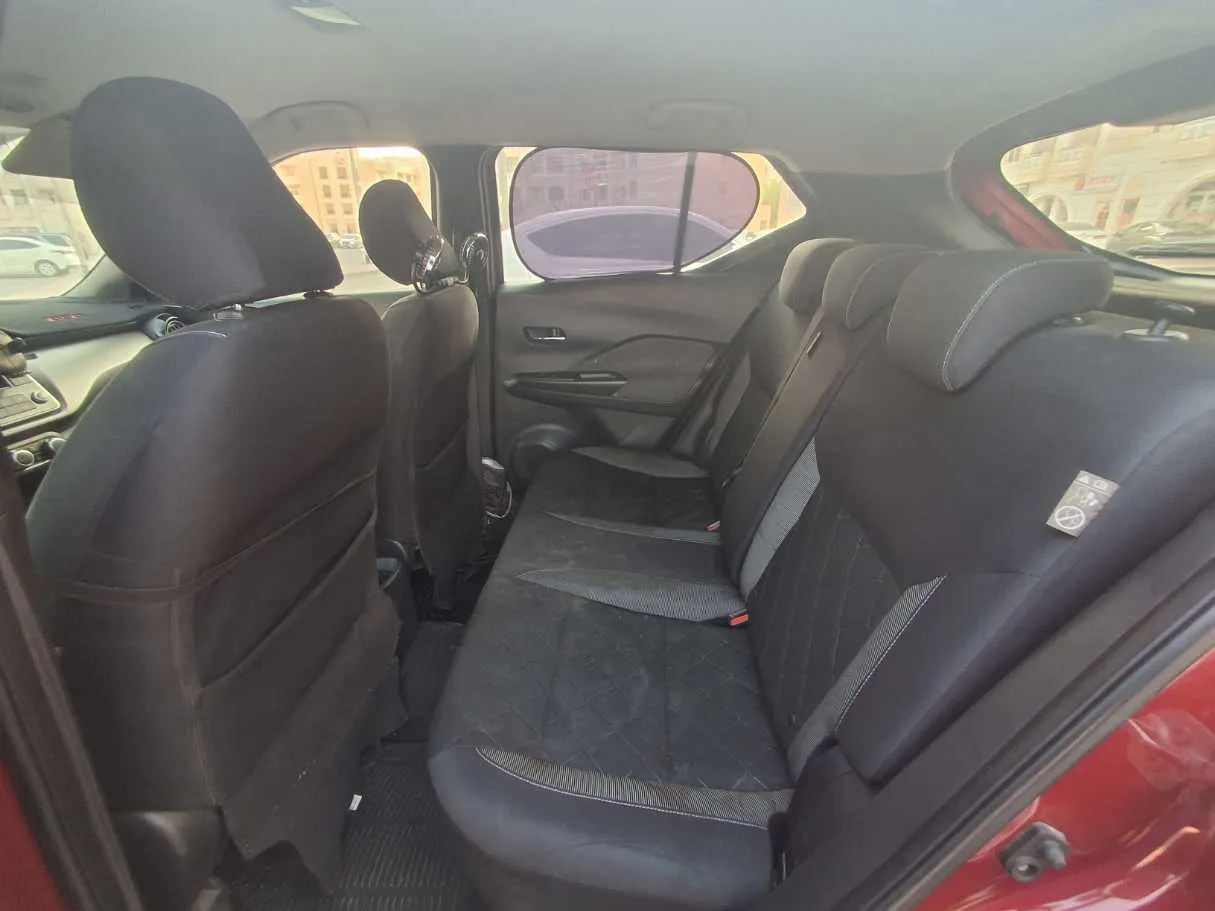 Car image 13